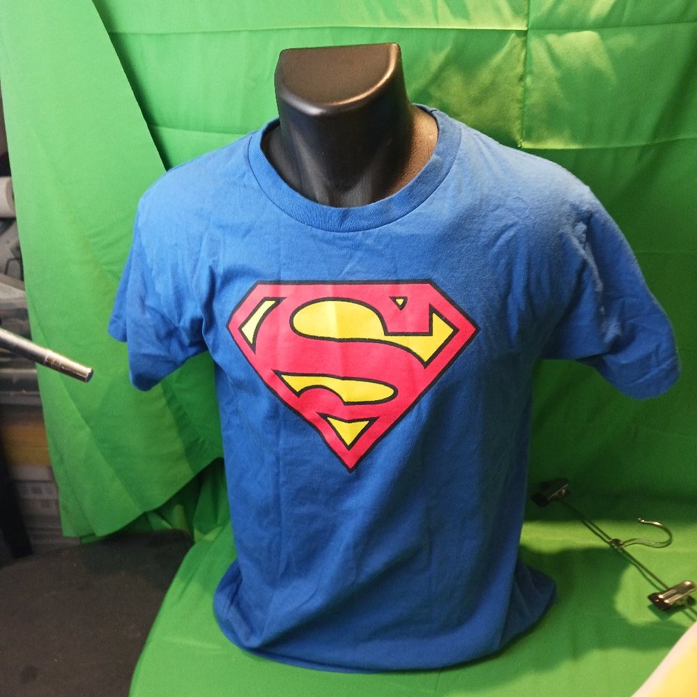 dc comics superman logo tee t-shirt M blue super hero